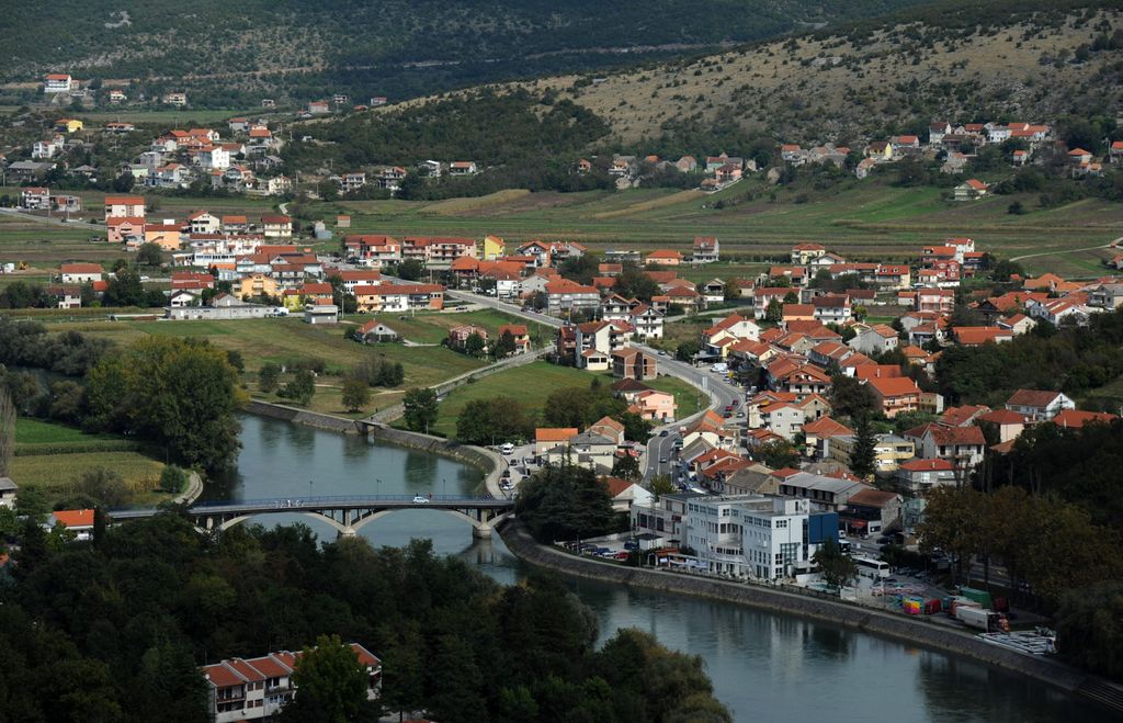 Bačić potpisao ugovore za mlade obitelji