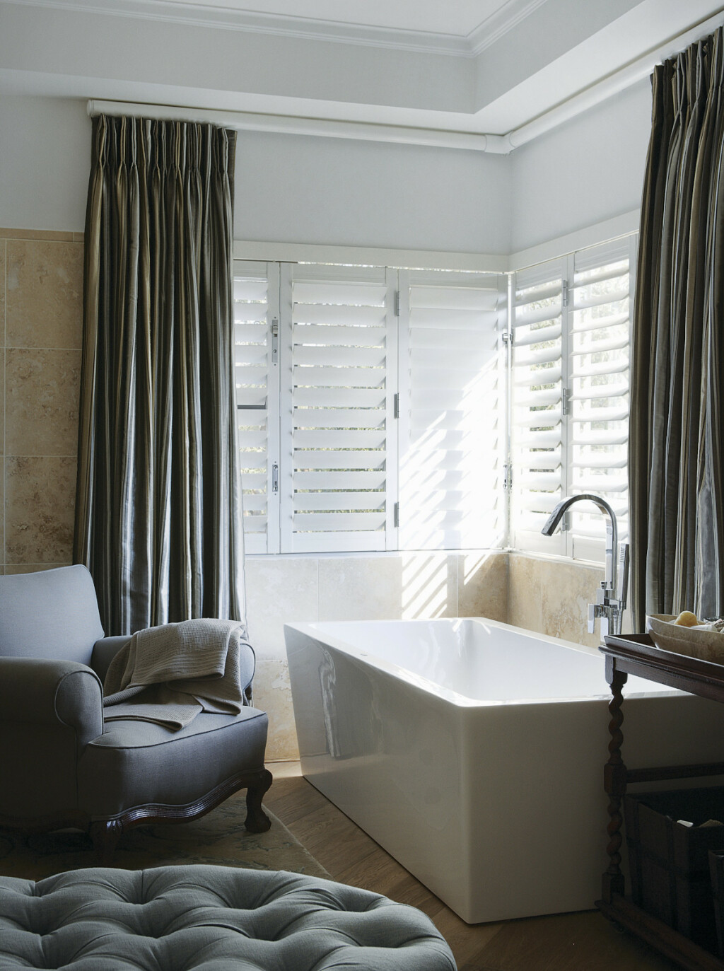 Kupaonice sa zavjesama na prozorima - 1