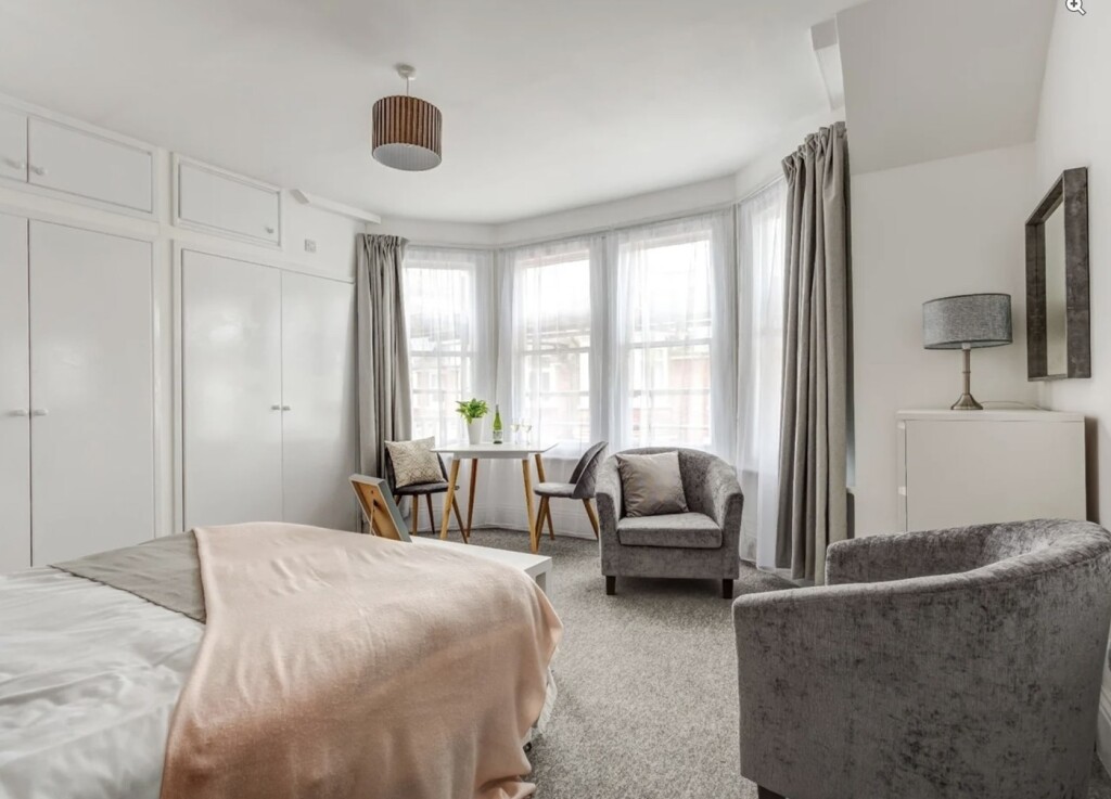 Stan s kuhinjom u ormaru