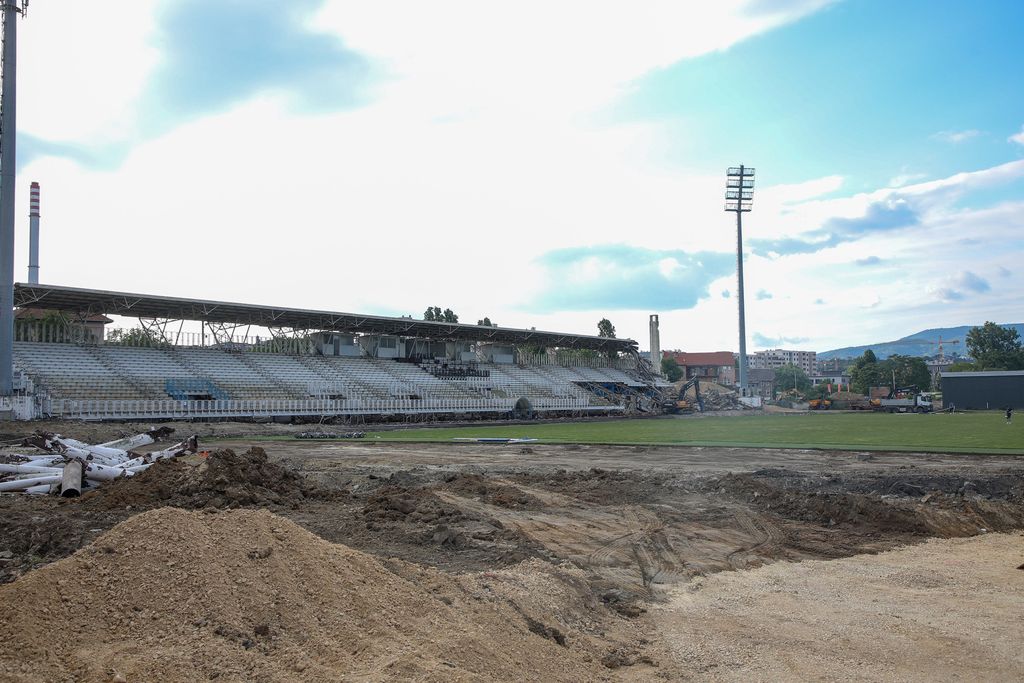 Rušenje zapadne tribine stadiona u Kranjčevićevoj