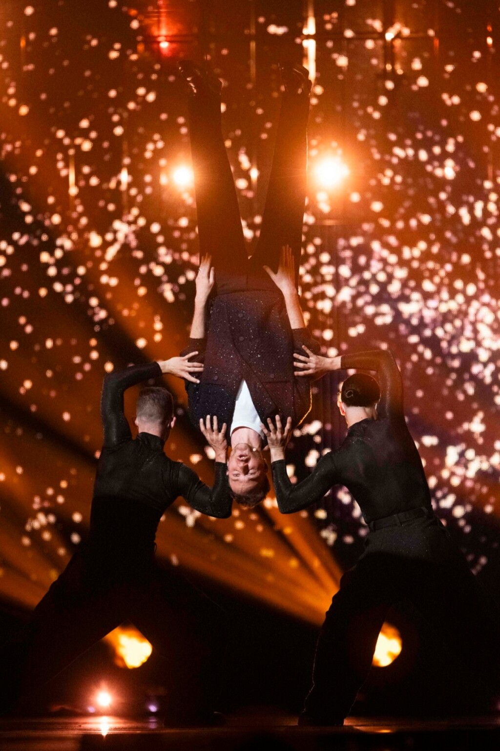 Slovenski predstavnik Klemen na pozornici Eurosonga 2025.