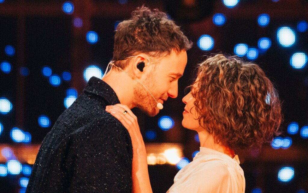 Slovenski predstavnik Klemen sa suprugom Mojcom na pozornici Eurosonga