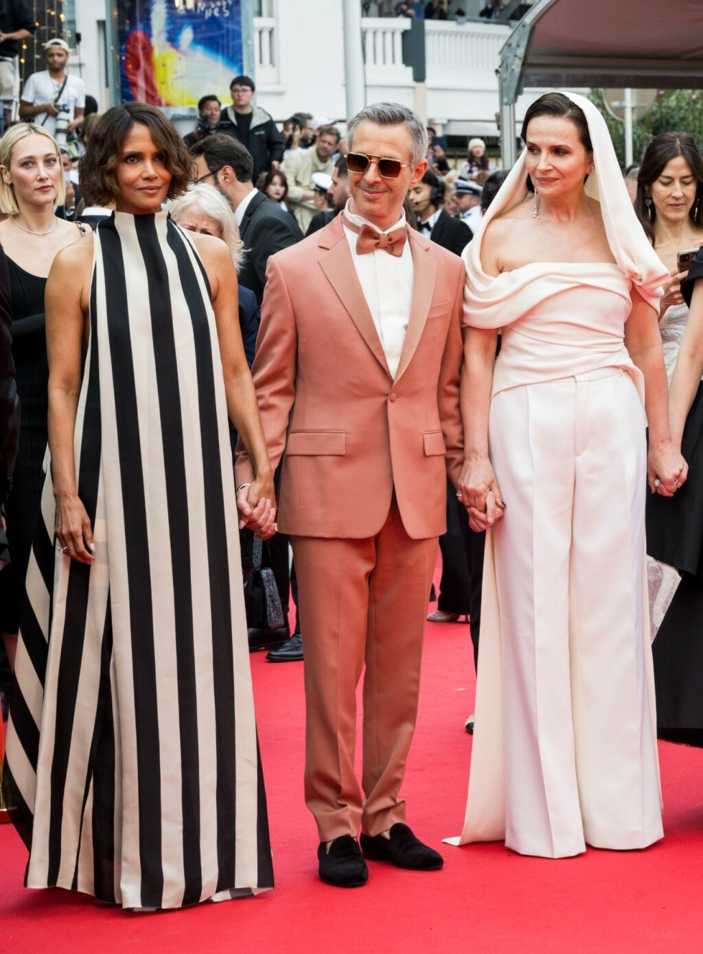 Halle Berry s Jeremyjem Strongom i Juliette Binoche na crvenom tepihu
