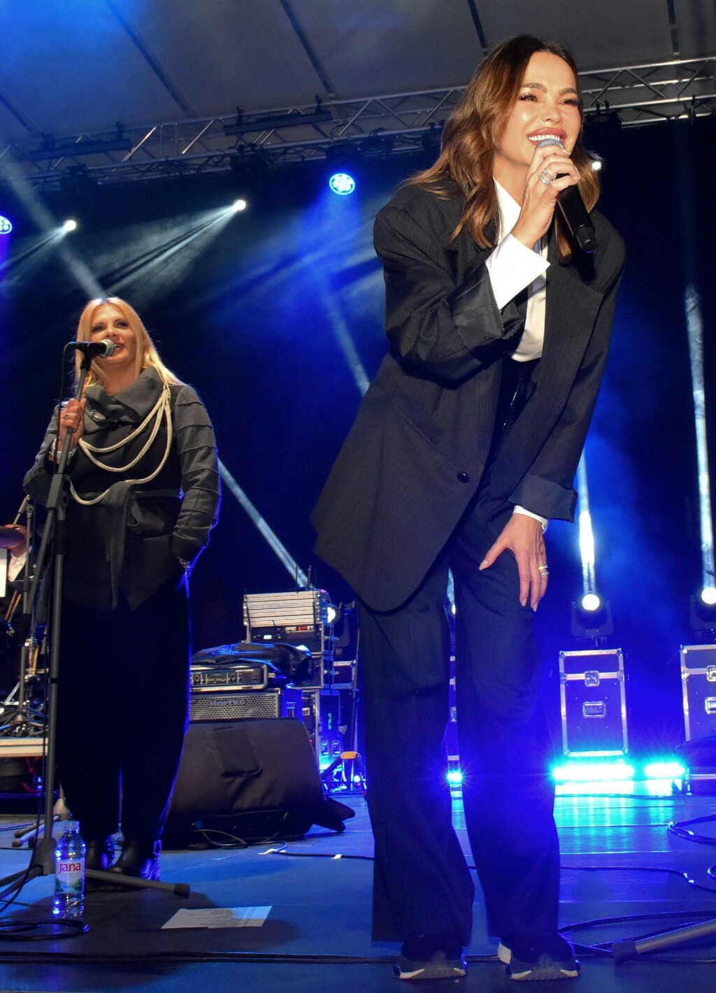 Severina u tenisicama na koncertu u Slavonskom Brodu