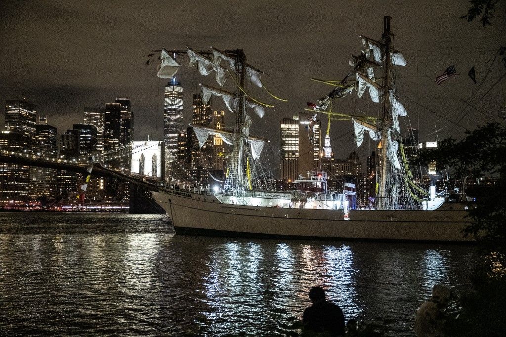 Brod meksičke mornarice udario u Brooklynski most u New Yorku - 3