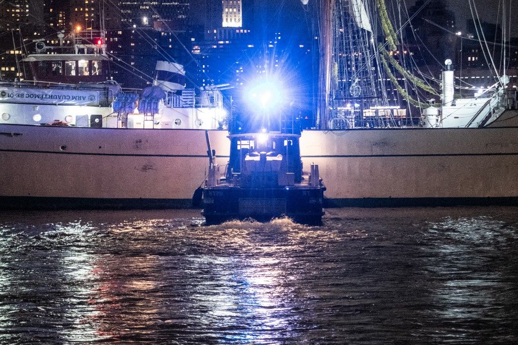 Brod meksičke mornarice udario u Brooklynski most u New Yorku - 3