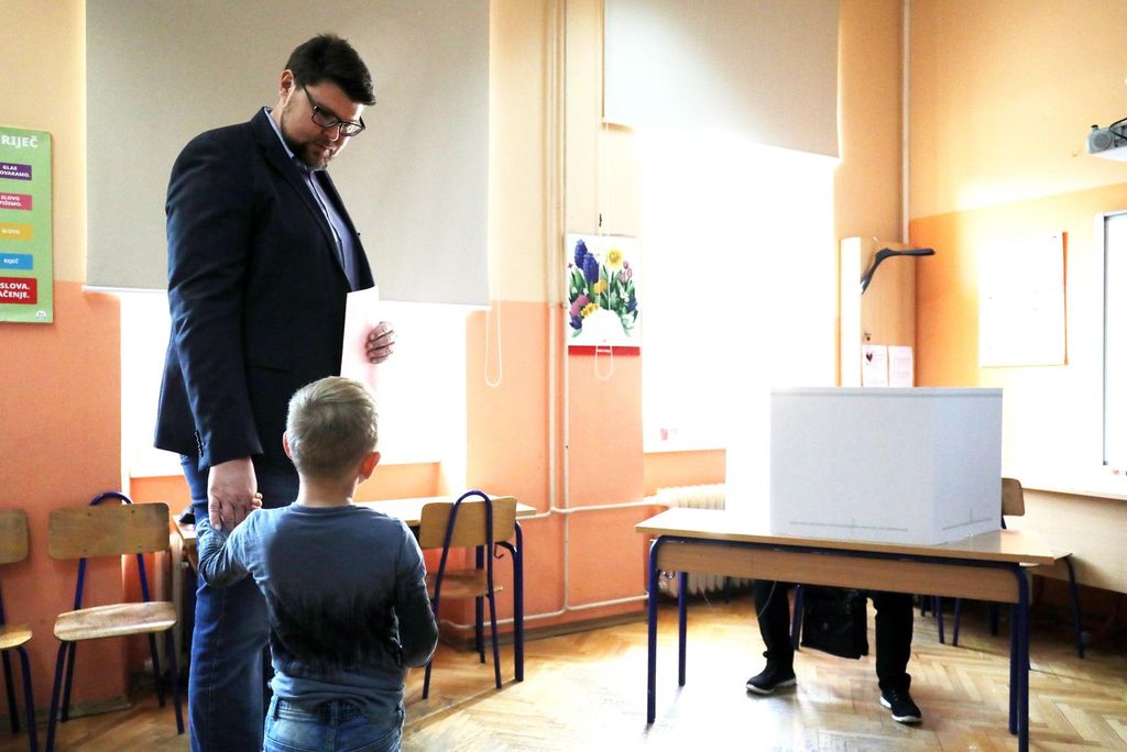 Peđa Grbin s obitelji - 2
