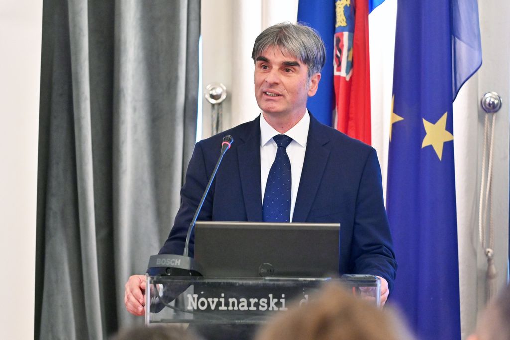 Dalibor Paus, Darijo Vasilić i Radimir Čačić u Saboru