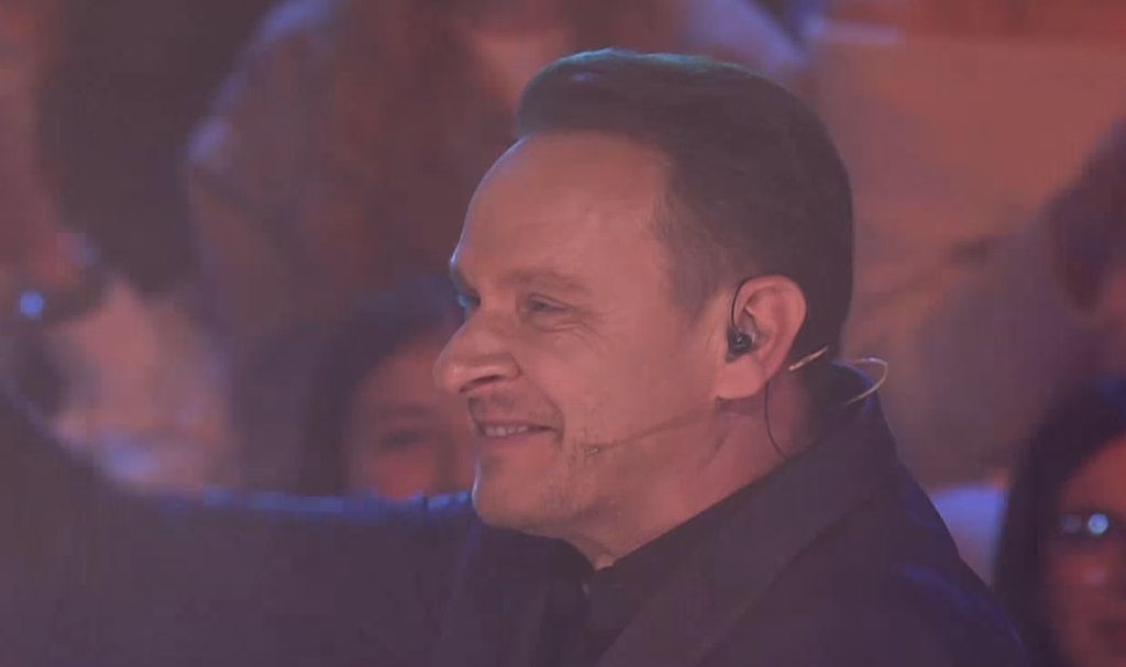 Stela Rade, Enis Bešlagić, Tvoje lice zvuči poznato