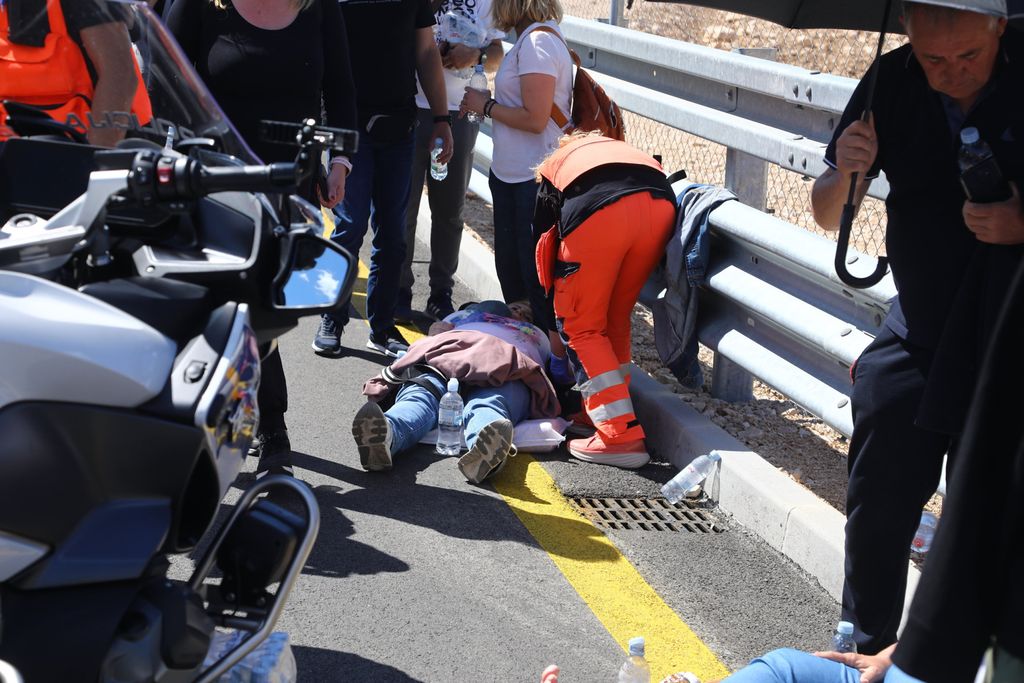 Prometna nesreća u kojoj su na autoputu sudjelovala dva autobusa - 16