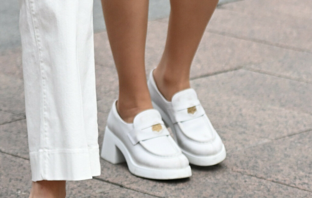 Zagrebačka street stylerica nosi mokasine s petom brenda Miu Miu
