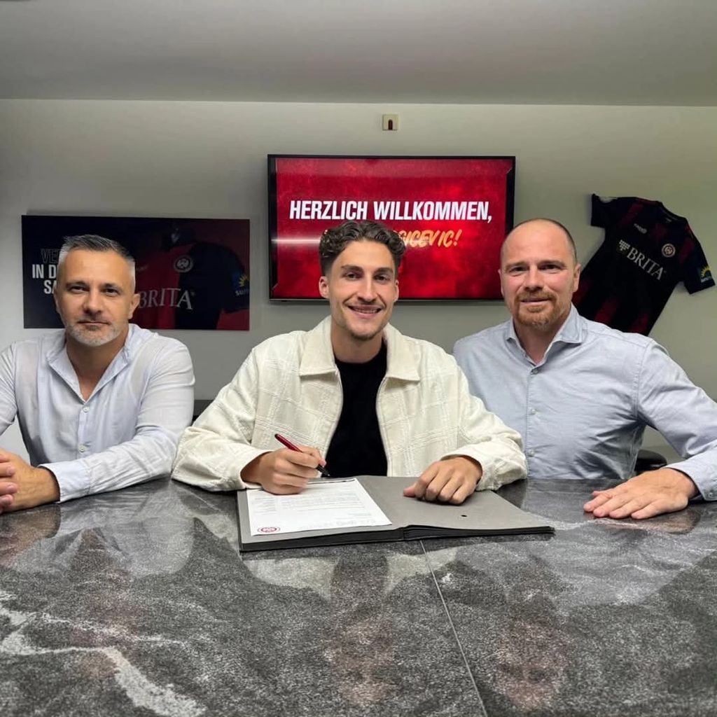 Donny Bogičević s agentom Nikolom Milosom i Filipom Piljanovićem