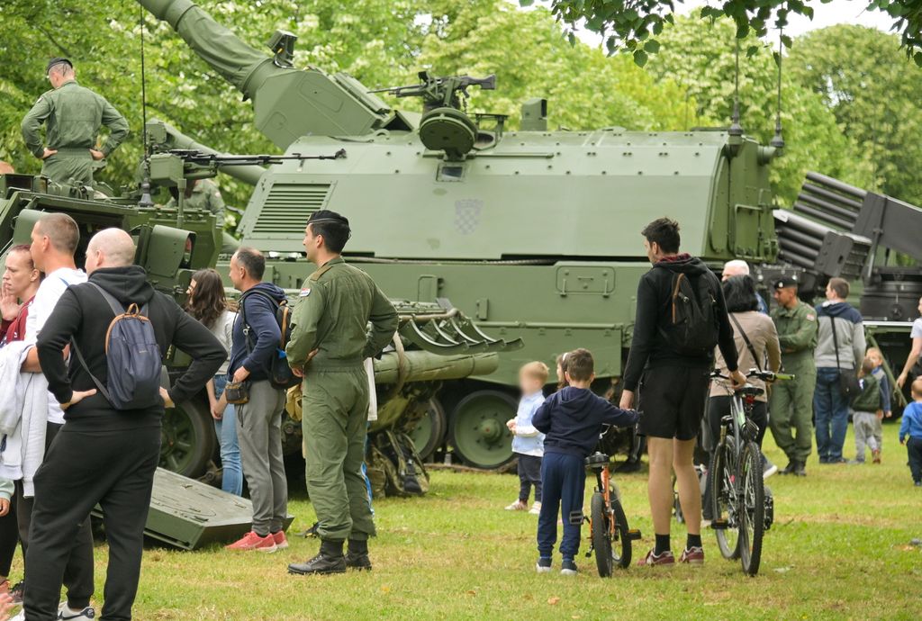 Izložba naoružanja, borbene i neborbene tehnike i opreme postrojbi Hrvatske vojske - 7