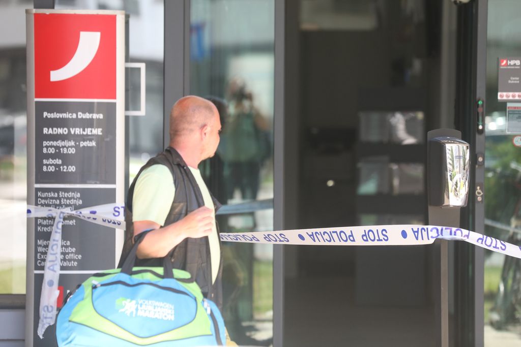 U zagrebačkoj Dubravi opljačkana poslovnica banke - 4