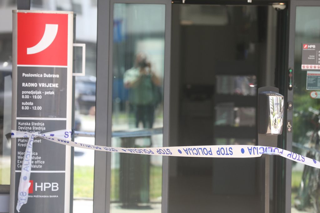 U zagrebačkoj Dubravi opljačkana poslovnica banke - 4