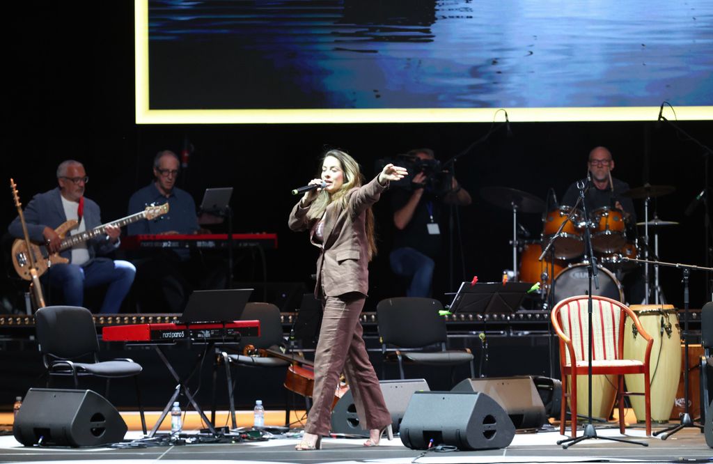 Ana Uršula Najev na oproštajnom koncertu Tereze Kesovije u Splitu