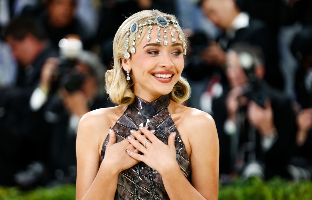 Sabrina Carpenter na Met Gali 2026. godine - 6