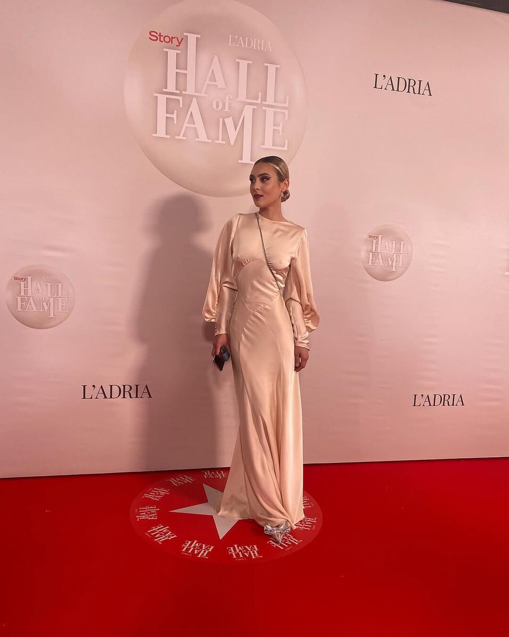 Modna izdanja glumice Nike Barišić, koja u seriji 'Kumovi' glumi Laru - 13