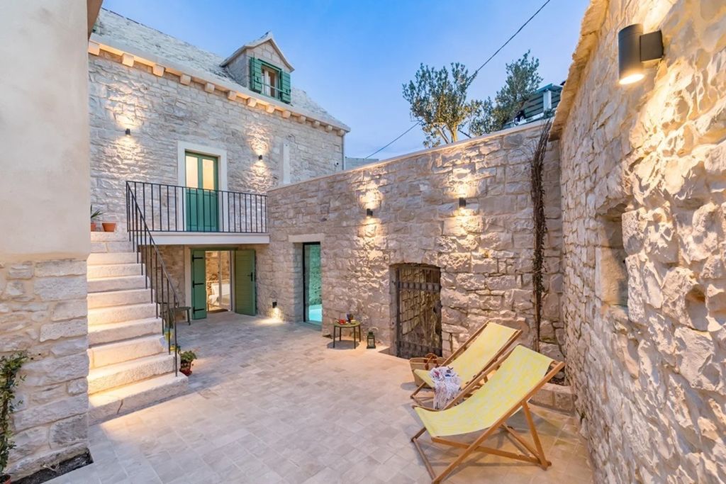 Casa Cava