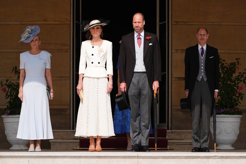 Catherine Middleton i princ William na vrtnoj zabavi u Buckinghamskoj palači