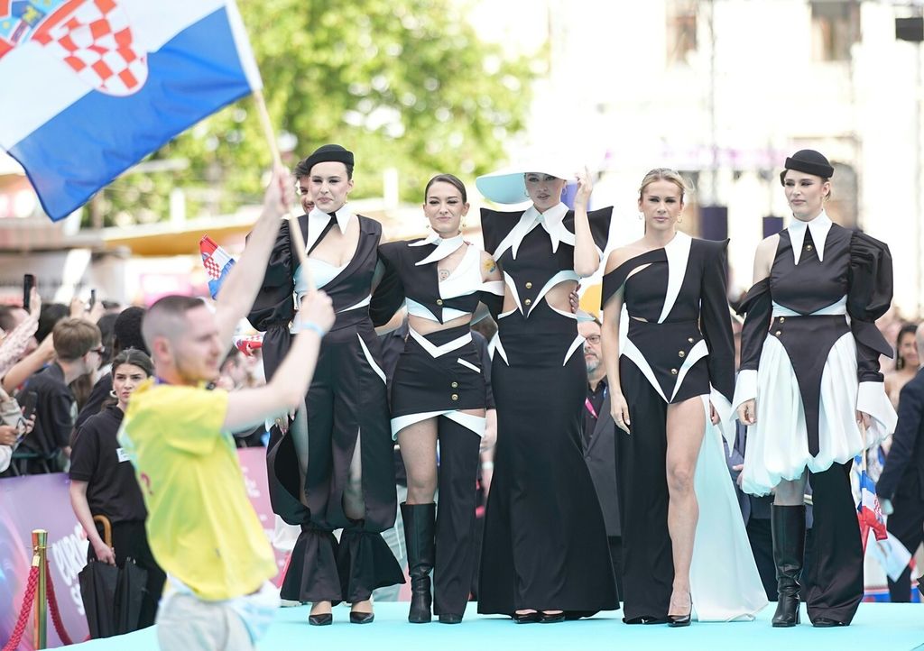 LELEK na tirkiznom tepihu - 1