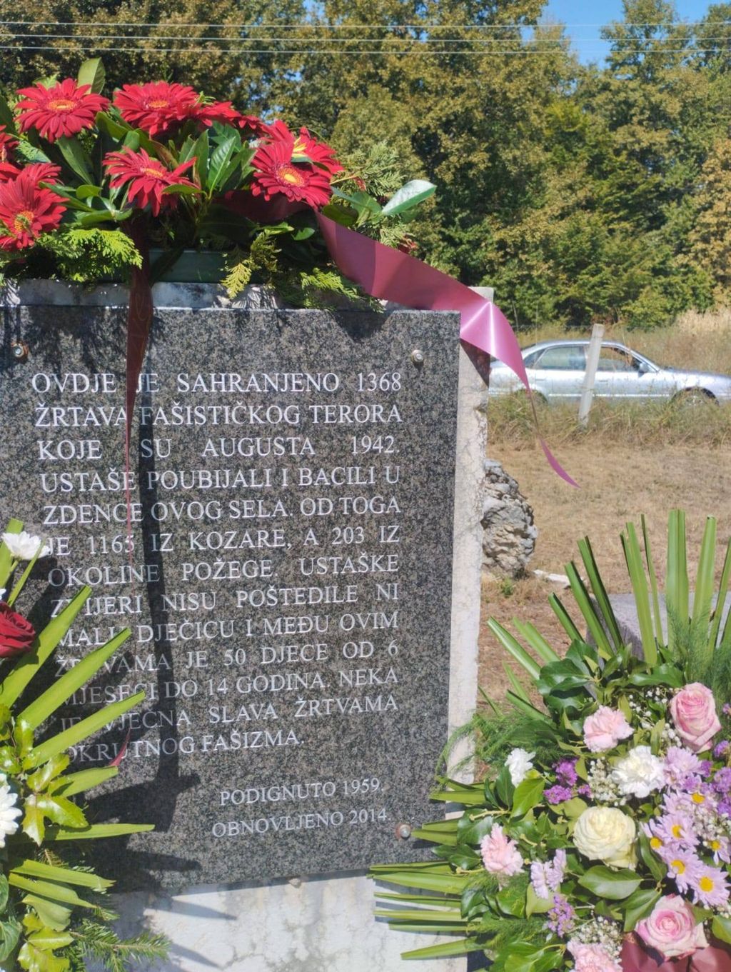 Razbijena ploča u Sloboštini
