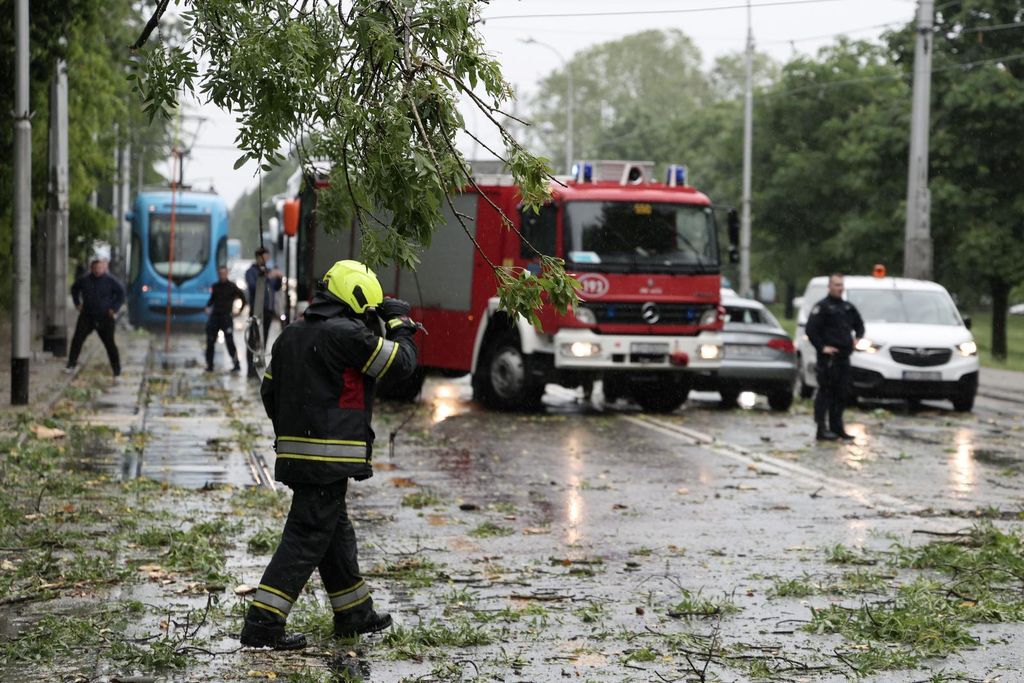 Vatrogasci na terenu na Maksimirskoj cesti