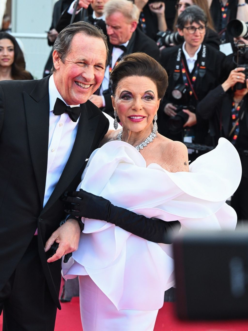 Joan Collins i Percy Gibson na 79. Festivalu u Cannesu