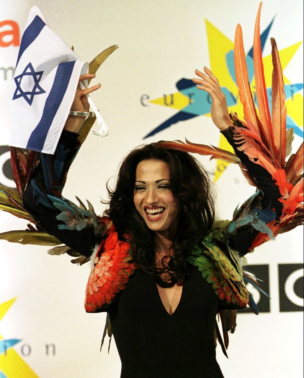 Dana International na Eurosongu 1998. u haljini Jeana Paula Gaultiera