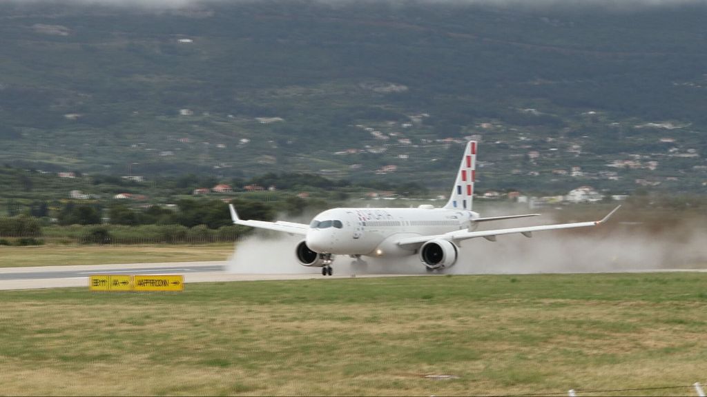 Avion sletio sa staze - 1