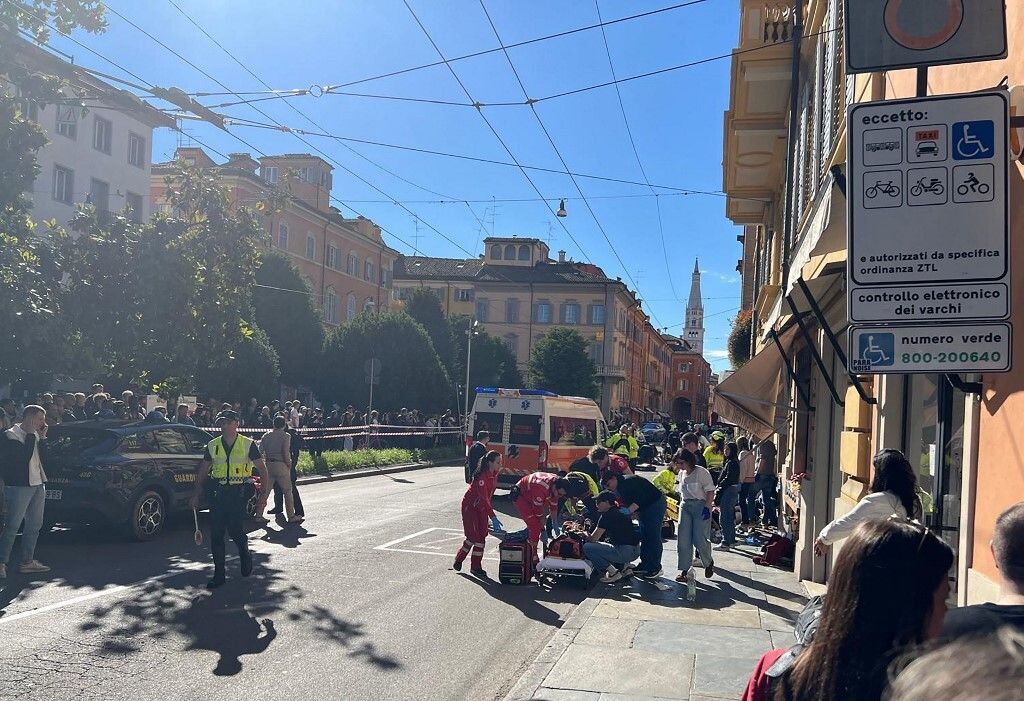 Automobilom se zabio u pješake u Italiji