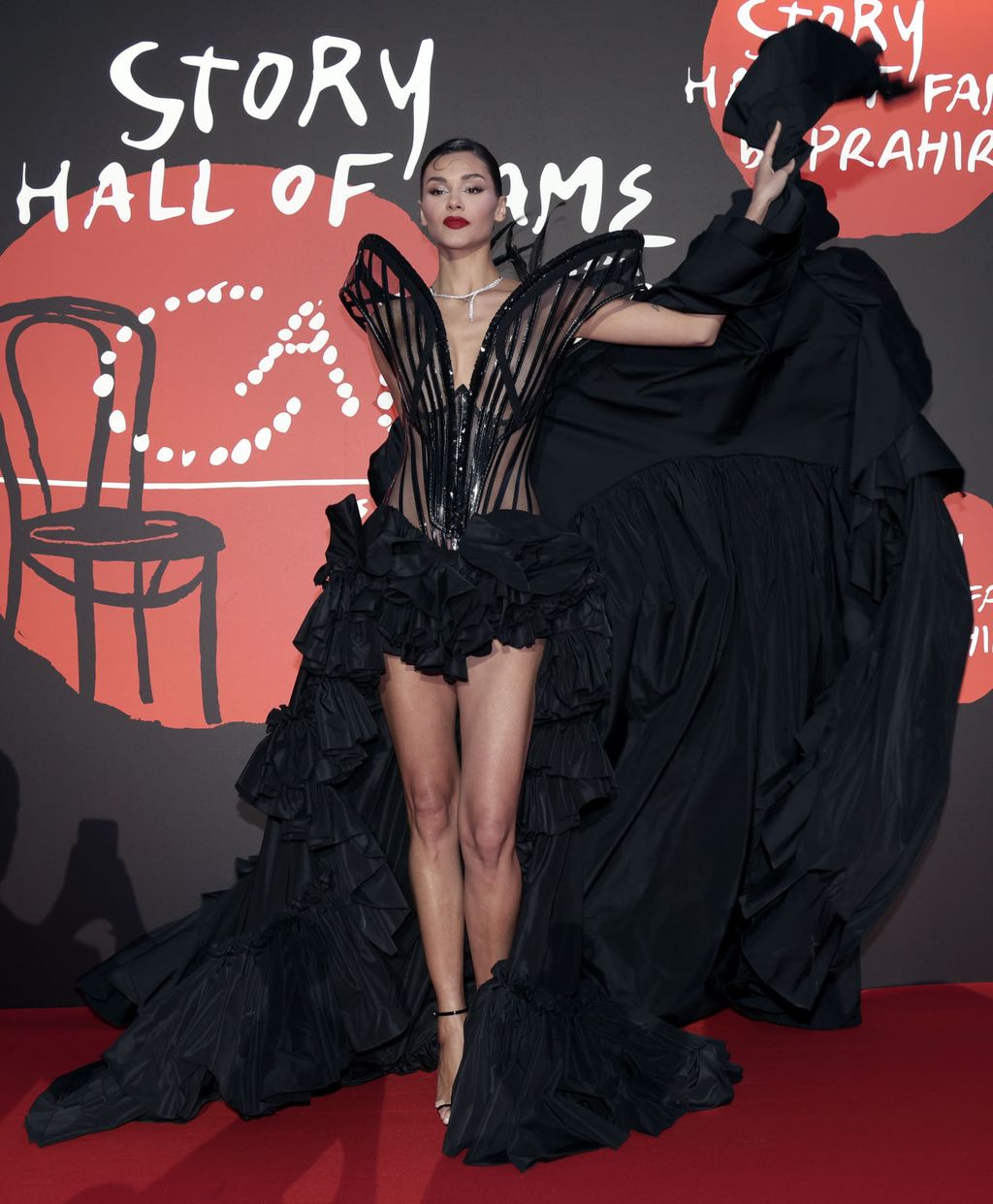 Laura Gnjatović u haljini Juraja Zigmana na Story Hall of Fame - Cabaret Edition - 1