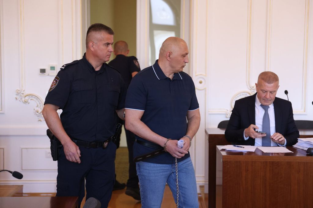 Početak suđenja Robertu Rederu - 23