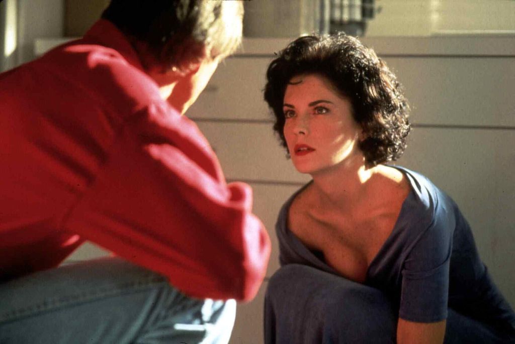 Lara Flynn Boyle - 3