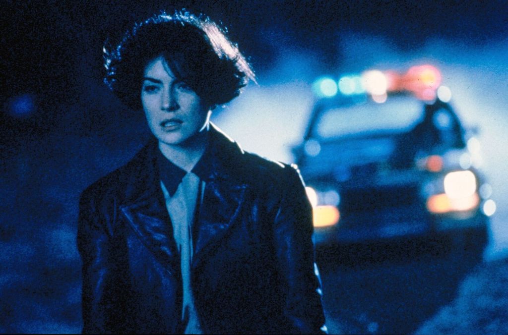 Lara Flynn Boyle - 6