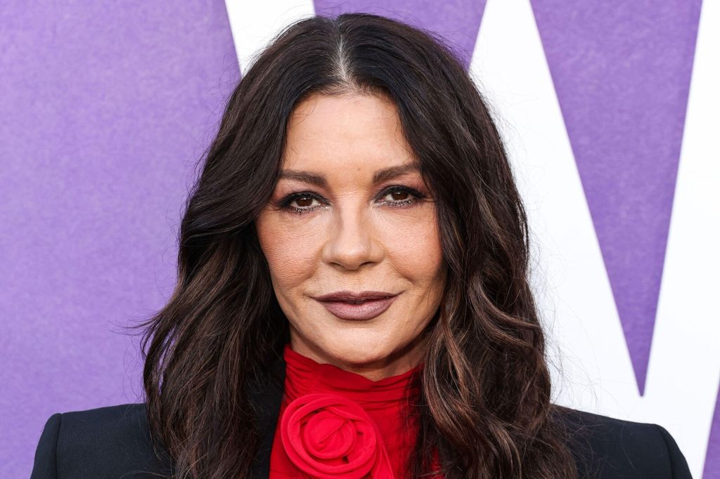 Catherine Zeta-Jones u haljini Magde Butrym u Los Angelesu 2026. - 1