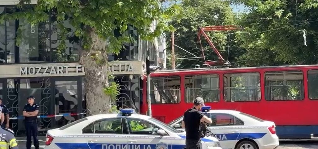 Tramvaj se zabio u zgradu
