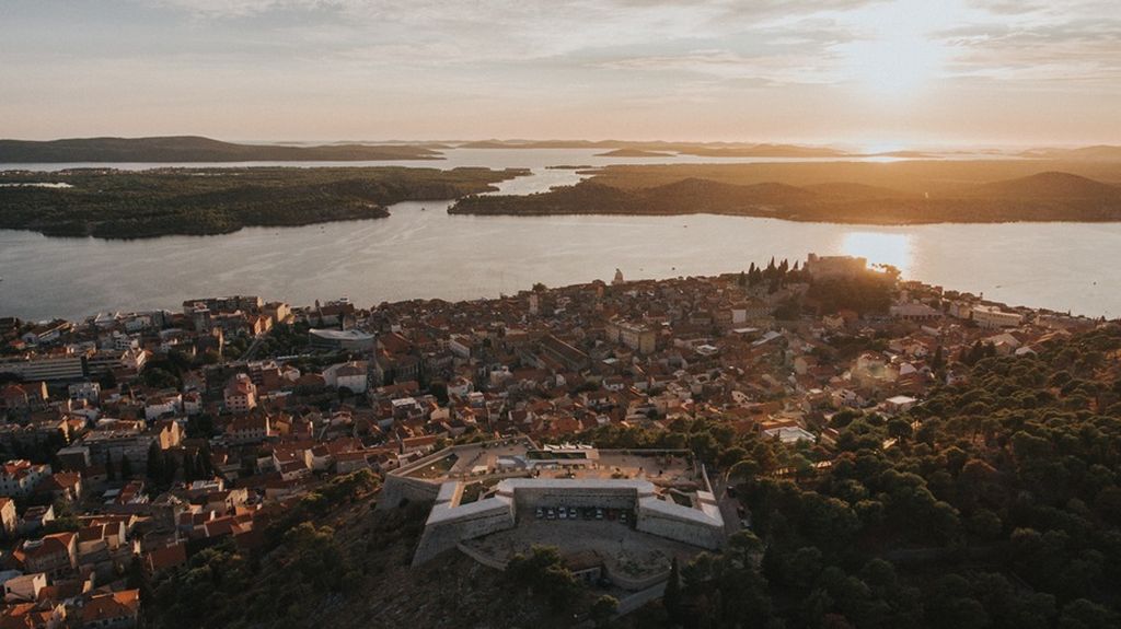 Tri tvrđave