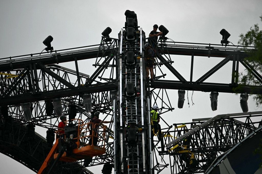 Gradnja privremene UFC arene ispred Bijele kuće