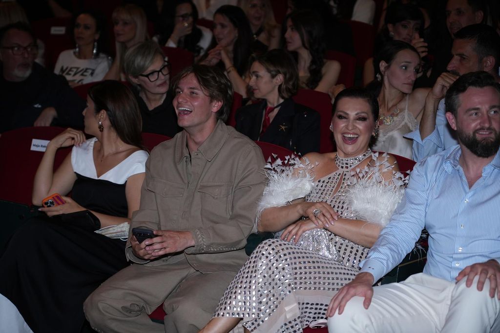 Nina Badrić, Jakov Jozinović i Matija Cvek - 1