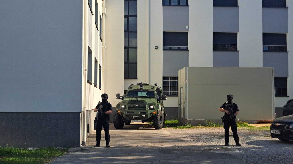 Policija - 1