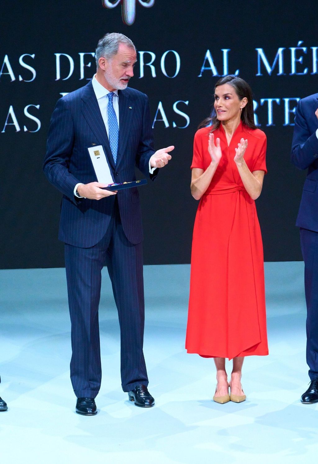 Kraljica Letizia u crvenoj haljini
