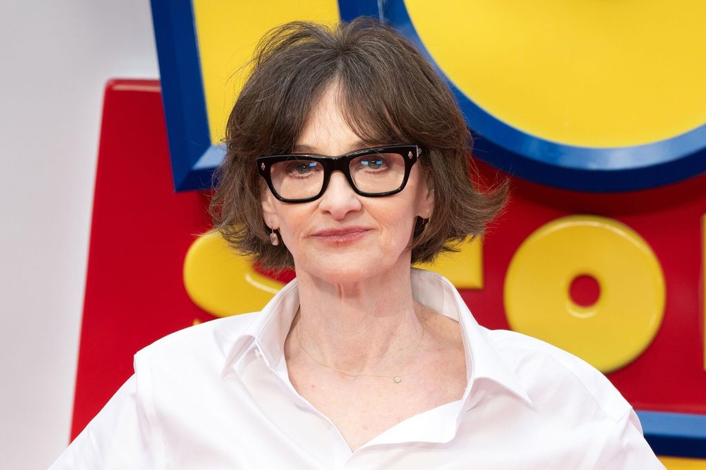 Joan Cusack - 4