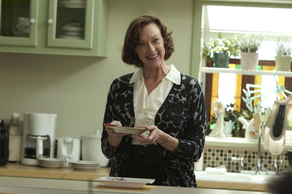 Joan Cusack - 6