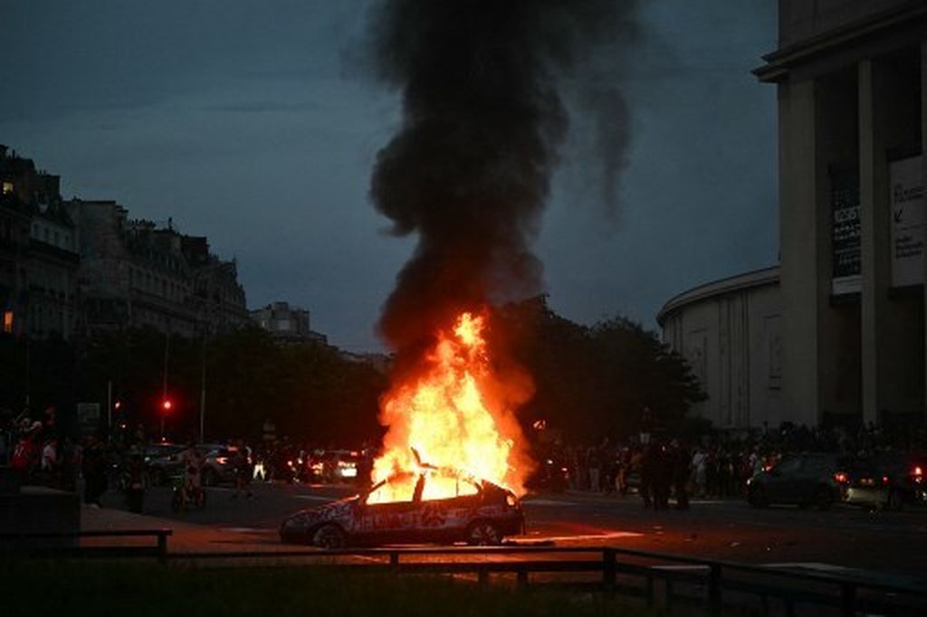 Slavlje i neredi nakon pobjede PSG-a - 6