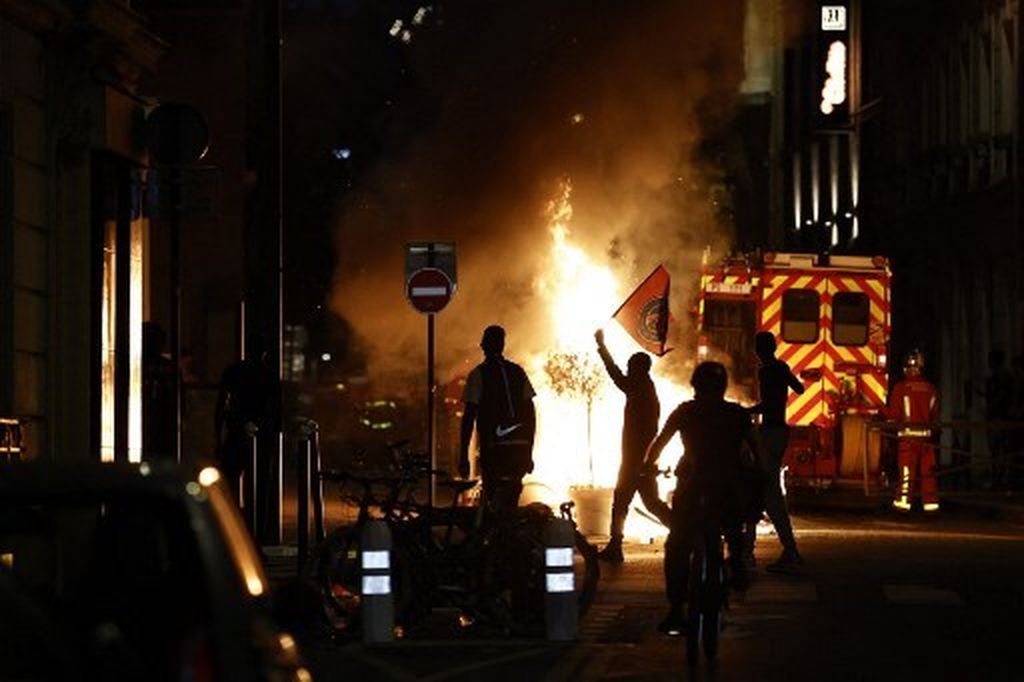 Slavlje i neredi nakon pobjede PSG-a - 6