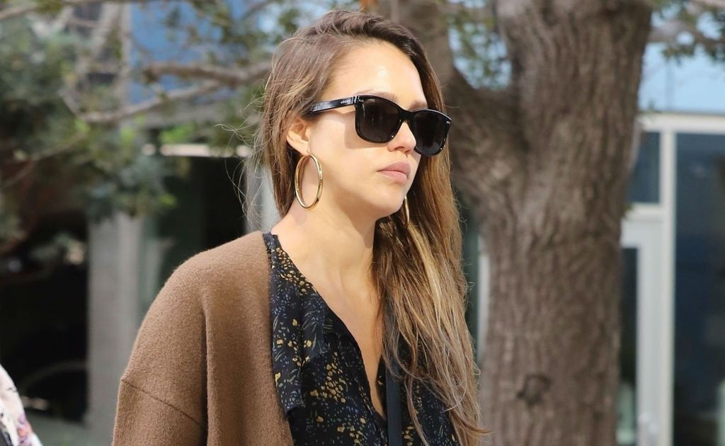 Trudna Jessica Alba u prozirnoj haljini - 5