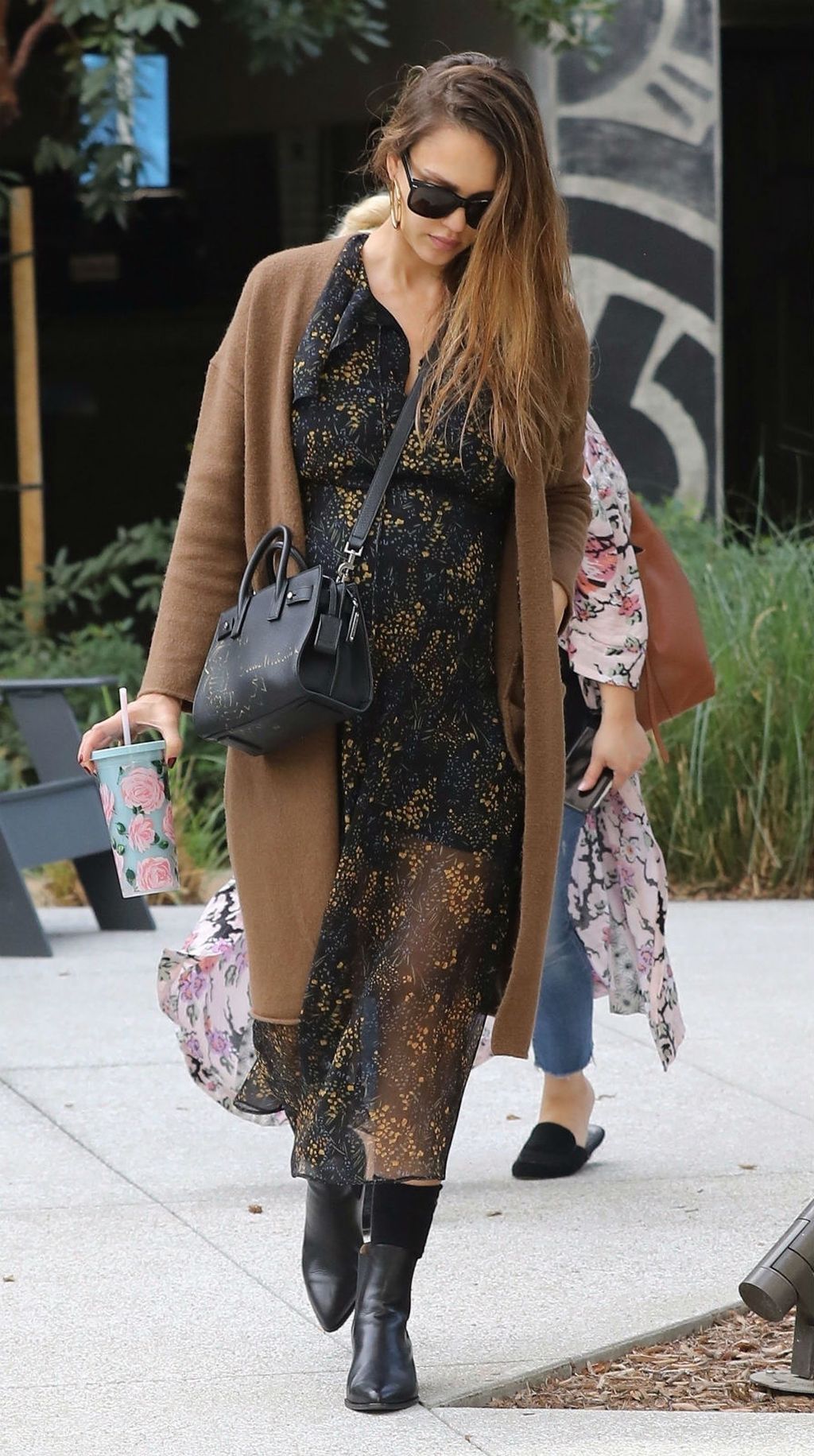 Trudna Jessica Alba u prozirnoj haljini - 6