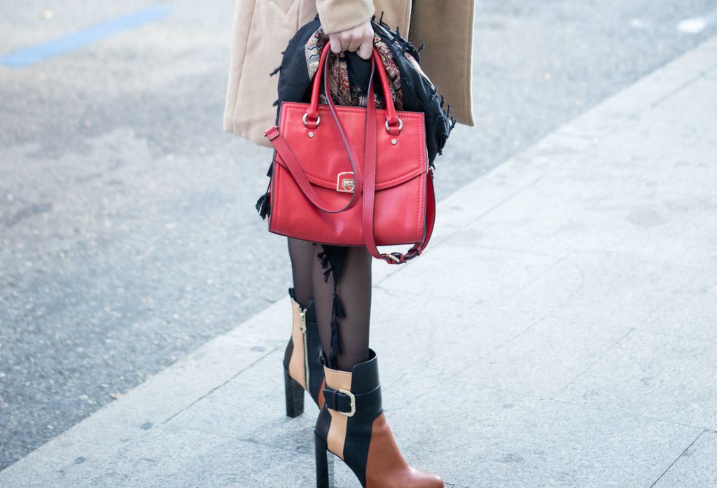 Torbe u crvenoj boji iz trgovina - 4