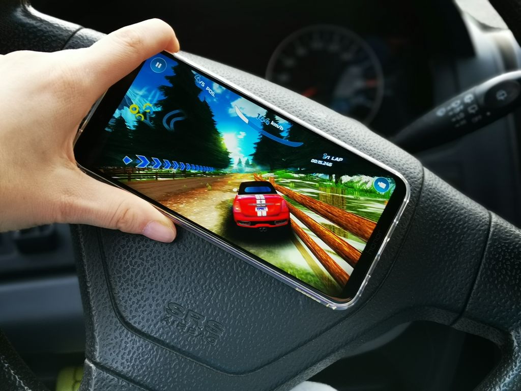 Honor Play (Foto: Zimo)